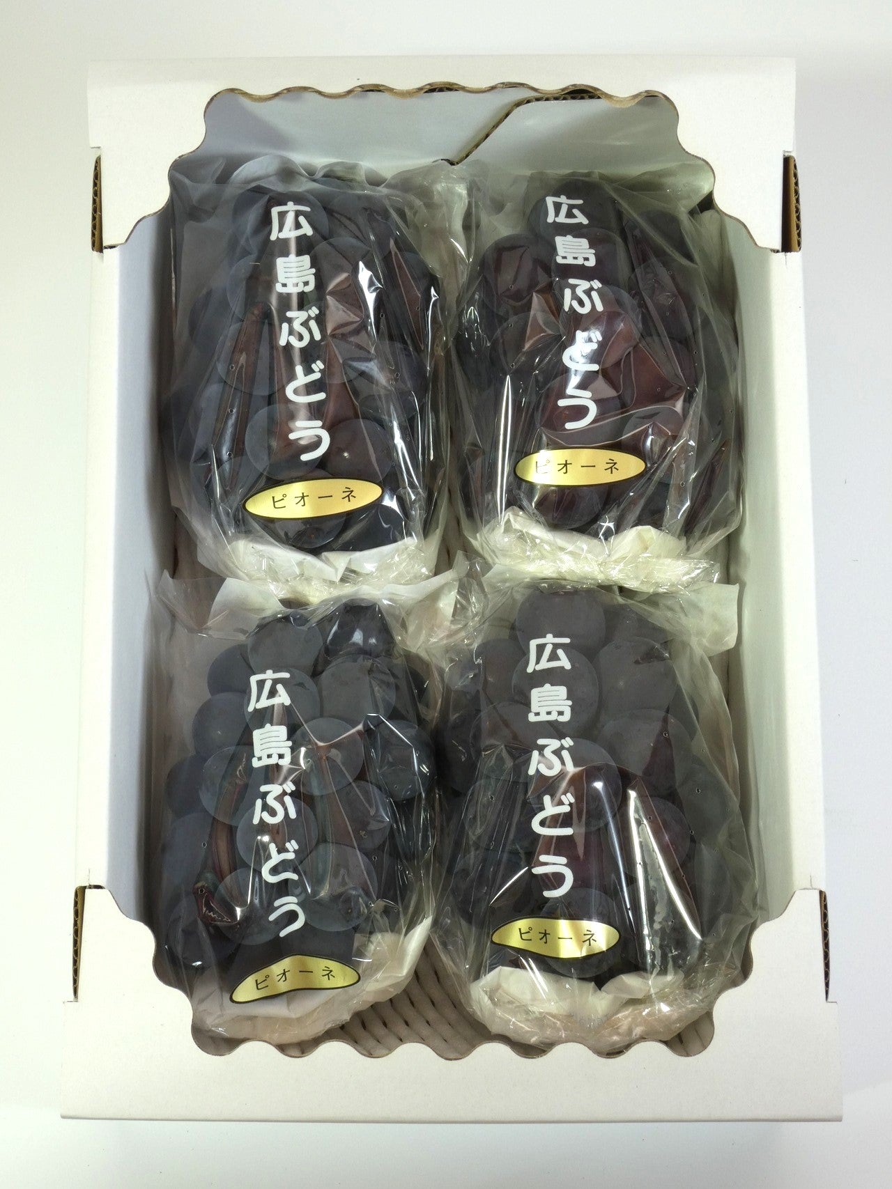 送料無料！黒い真珠ピオーネ（500ｇ前後×２房～4房）